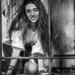 Model Street Fotografie in schwarz weiß