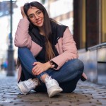 Model Street Fotografie sitzend